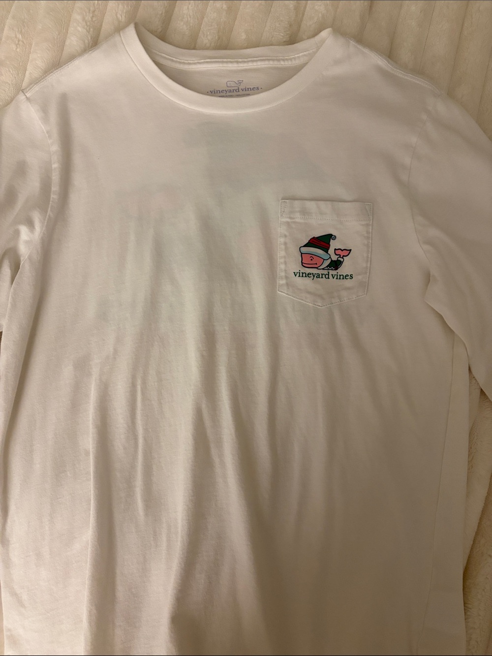 Vineyard Vines Men’s White Long Sleeve Pocket Tee with Holiday Whale